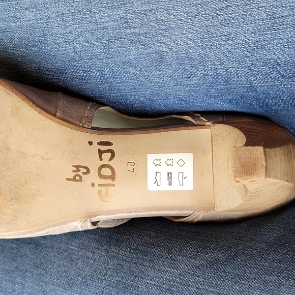 FIDJI B552-Grey Toupe Heels - Picture 7 of 10